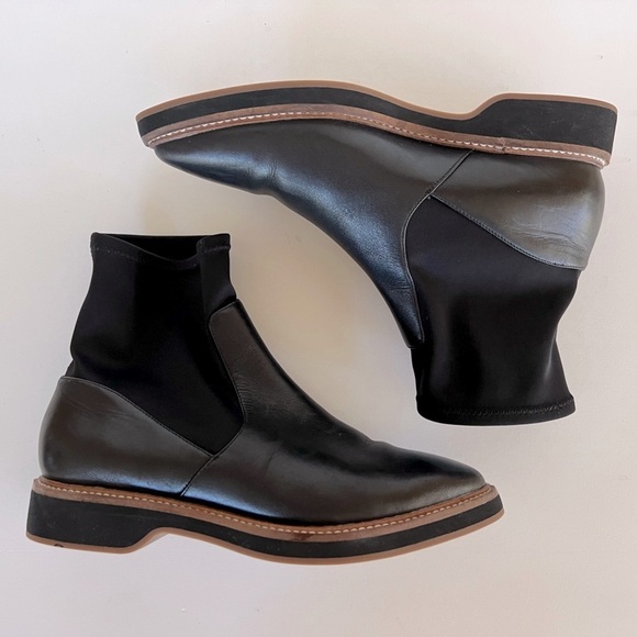 Cole Haan The Go-To Chelsea Boots in Neoprene and Leather, Black, size 6.5B - Picture 12 of 13
